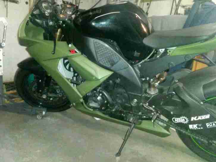 Kawasaki zx10r 2009 Rennbike inkl. aller Orginalteile zum Strassenumbau 2008 08