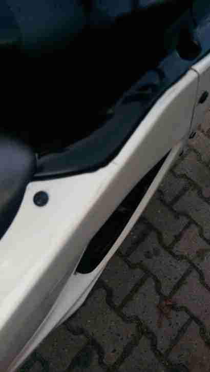 Kawasaki zx9r in Elfenbeinweiss und Mattschwarz