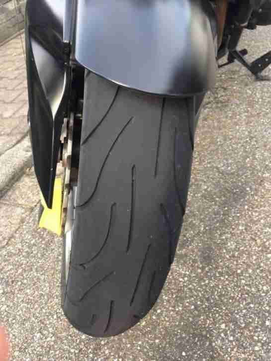 Kawaski Z1000 mit viel Umbauteilen schwarz matt