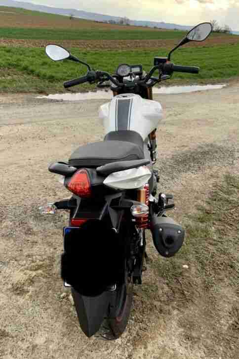 Keeway RKV 125 Neuwertig Naked Bike 1800km