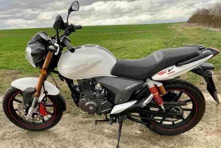 Keeway RKV 125 Neuwertig Naked Bike 1800km