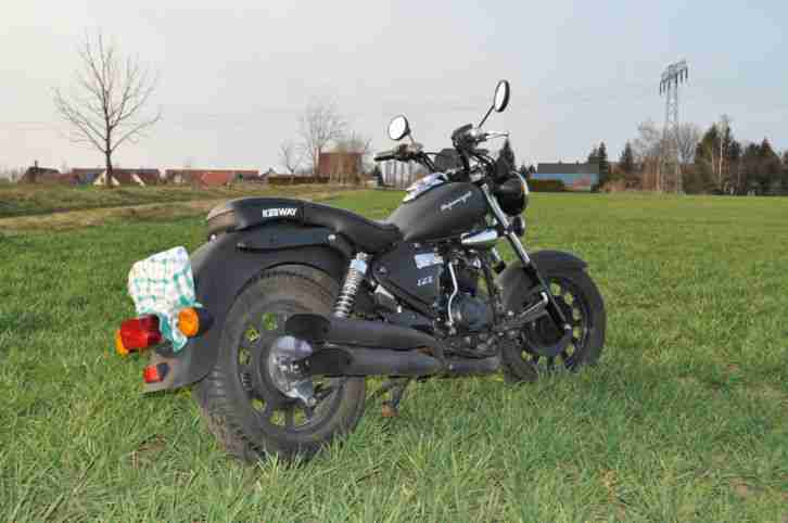 Keeway Superlight 125 10000Km TOP Zustand Tüv 2016 viele Extras!