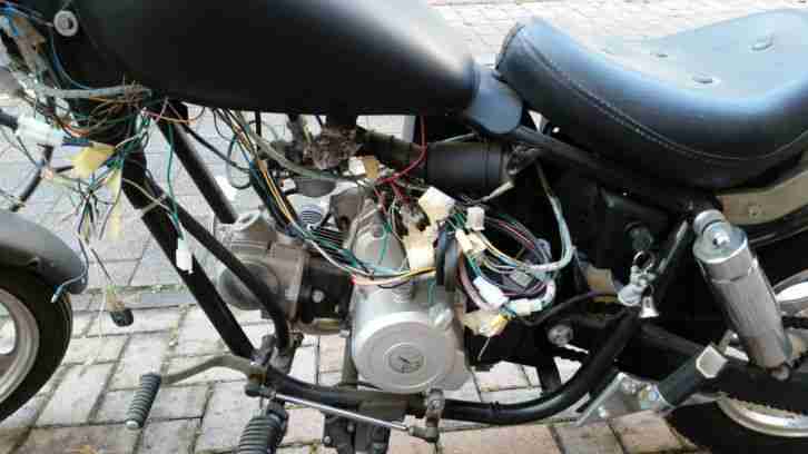 Kinroad XT 50Q-3 / 50 ccm Chopper mit nur 334 km