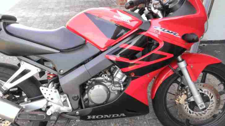 Kleinkraftrad Honda CBR 125 R HU 04. 2016 Km 23.000 gut gepflegt Top!