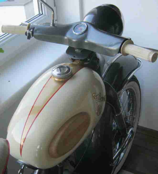 Kreidler Florett Super 4 Kleinkraftrad im TOPZUSTAND, Wohnzimmerfund, art deco