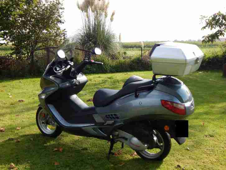 Kreidler Insignio 125 ccm silbergrau mit Topcase