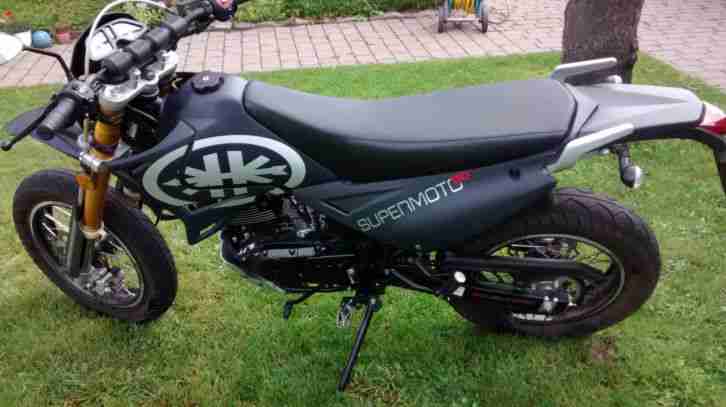 Kreidler Supermoto DD125 11 PS, Hubraum 125 ccm Kilometerstand 5574, schwarz