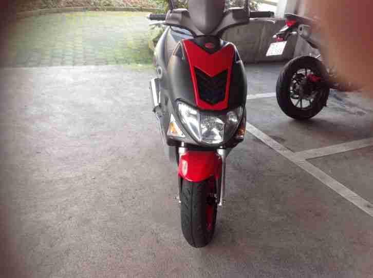 Kymco Super 9 Wassergekühlt