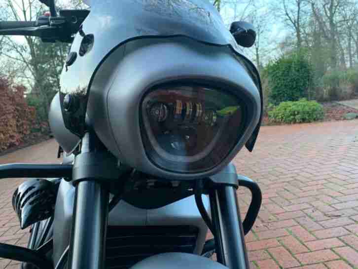 LED Scheinwerfer Suzuki VZ1500 / VZR1800 / M109R