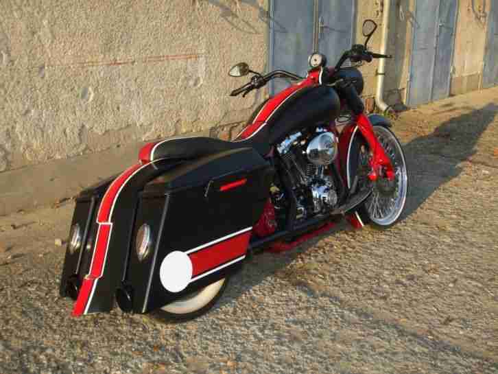 LOWERED PRICE! - 2005 Harley-Davidson 23" Bagger 'Racer-edition'