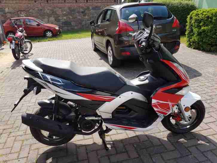 Leicht Manhattan 125 Motorrad neu