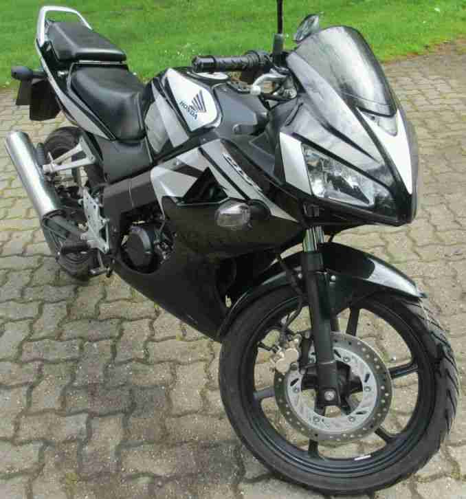 Leichtkraftrad / Motorrad Honda CBR 125 R JC 39