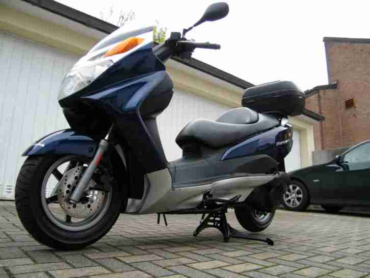 Liebevoll gepflegter Suzuki Burgman AN 125 ccm / Garagenfahrzeug. Inspektion neu