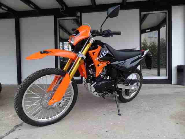 Luxon 125 Enduro Orange mit Suzuki Motor