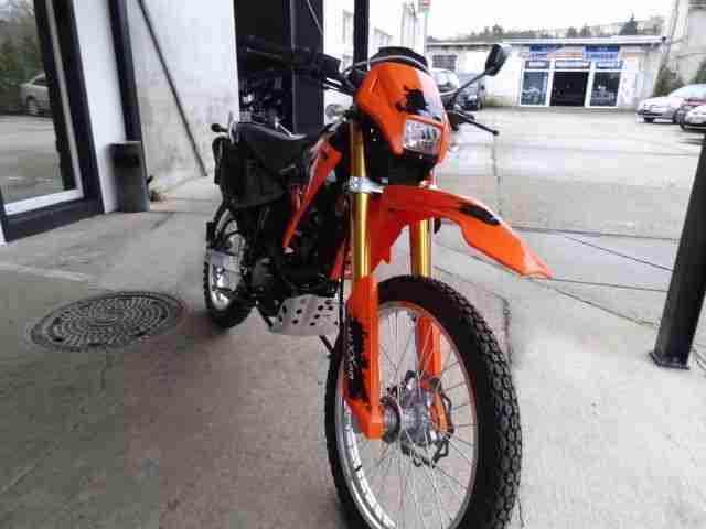 Luxon 125 Enduro Orange mit Suzuki Motor
