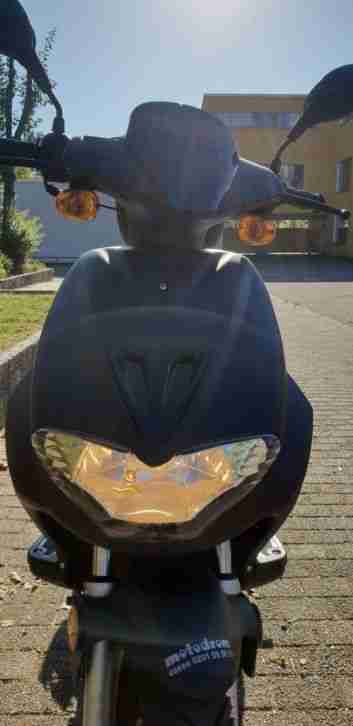 Luxxon Exceptio 50-QT6 Motorroller/Scooter, 50 ccm/45 km/h/4-Takt,1.500 km,03/17