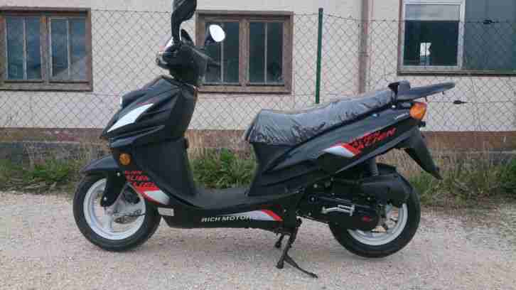 MOPED MOTORROLLER LONGJIA LJ50QT-4 ERST 0,5 KM