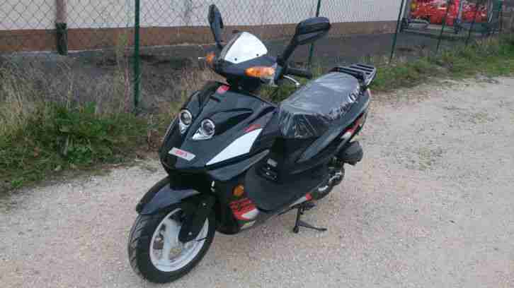MOPED MOTORROLLER LONGJIA LJ50QT-4 ERST 0,5 KM