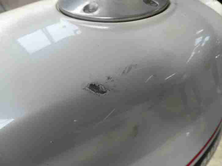 MOTO GUZZI V7 CLASSIC - CAFE RACER - LEICHTER UNFALL - GELEGENHEIT!!!