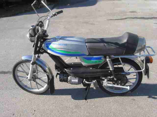 MOTOBECANE Mofa 3 Gang Handschaltung guter Zustand läuft und fährt OHNE Papiere