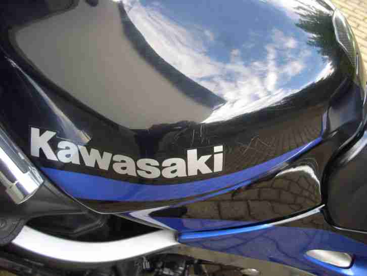 MOTORAD -KAWASAKI---1100---ZZR----SEHR GUTER ZUSTAND---UNFALLFREI---NUR 3 TAGE