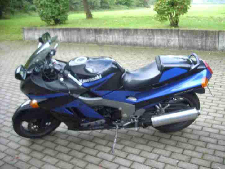 MOTORAD -KAWASAKI---1100---ZZR----SEHR GUTER ZUSTAND---UNFALLFREI---NUR 3 TAGE