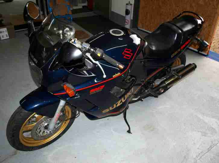 MOTORRAD SUZUKI GSX 600F Type GN 72B