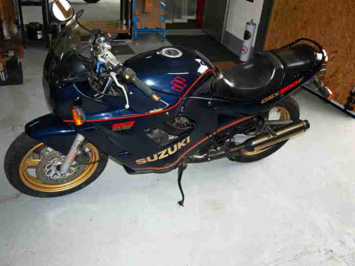 MOTORRAD SUZUKI GSX 600F Type GN 72B