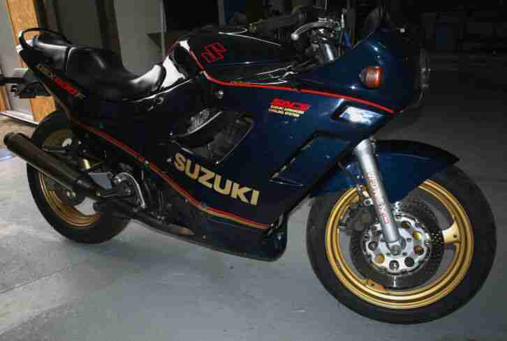 MOTORRAD SUZUKI GSX 600F Type GN 72B