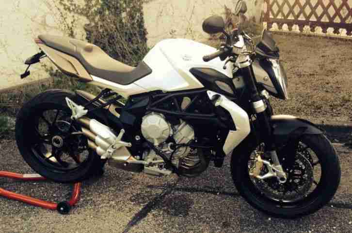 MV Agusta Brutale 675