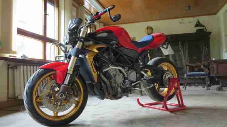 MV Agusta Brutale 910