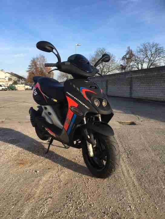 Malaguti F15 Firefox 2 50ccm LC Roller Mechatronic Sport Edition mattschwarz VHB