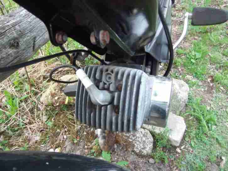 Mofa " Solo" Bj. 1978 Oldtimer läuft sehr gut , mit vielen Ersatzteilen schwarz