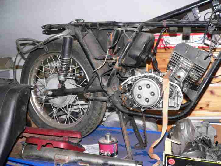 Moto Guzzi 250 TS Teileträger ab 1 €
