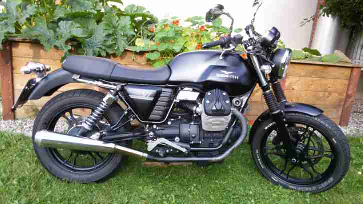 Moto Guzzi v7 stone