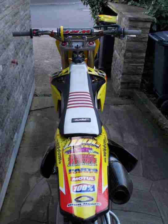 Motocross Suzuki RMZ 250 L4, inkl. Radsatz