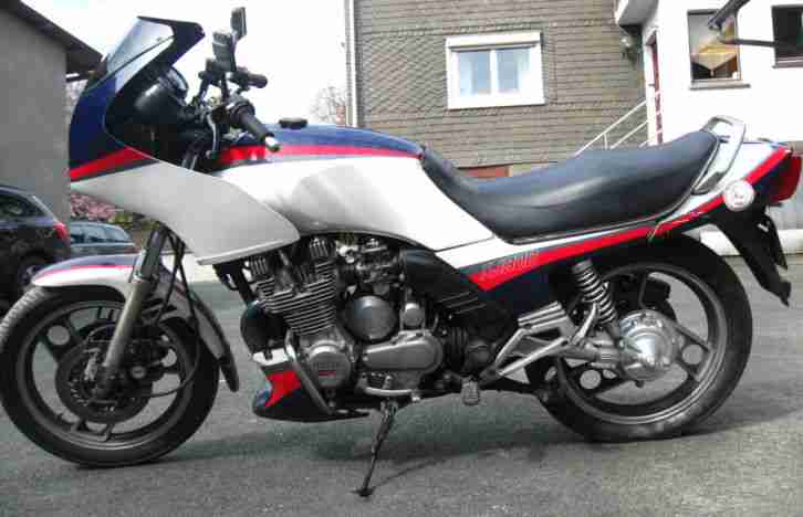 Motorad Yamaha XJ 900 Bastler