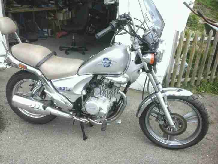 Motorrad 125 DAELIM ADVANCE VS EVOLUTION