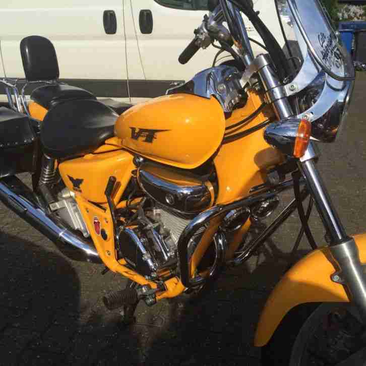 Motorrad Chopper DAELIM