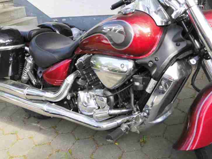 Motorrad Chopper Hyosung ST 700 i