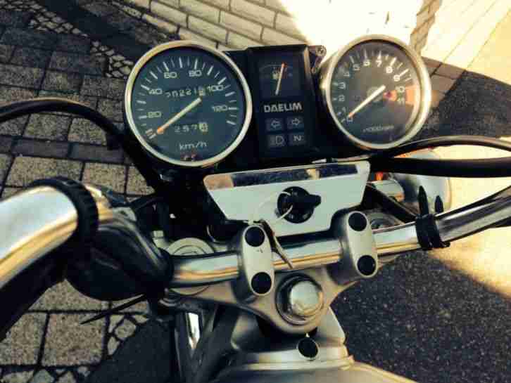 Motorrad Daelim 125