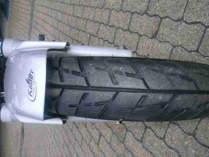 Motorrad Daelim Roadwin 125