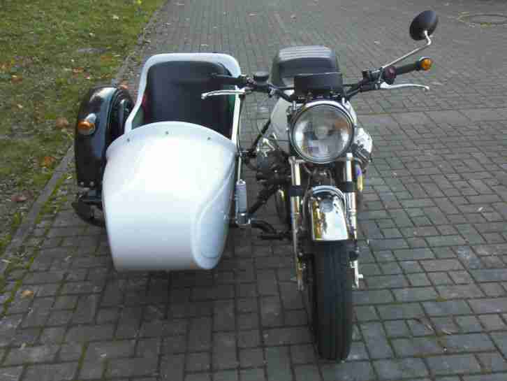 Motorrad Gespann Moto Guzzi, Baujahr 1974, Seitenwagen Hammes HC