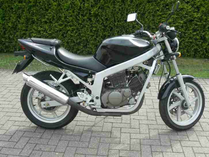 Motorrad HYOSUNG GT 125 Naked