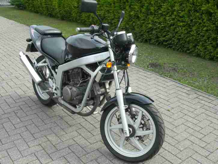 Motorrad HYOSUNG GT 125 Naked