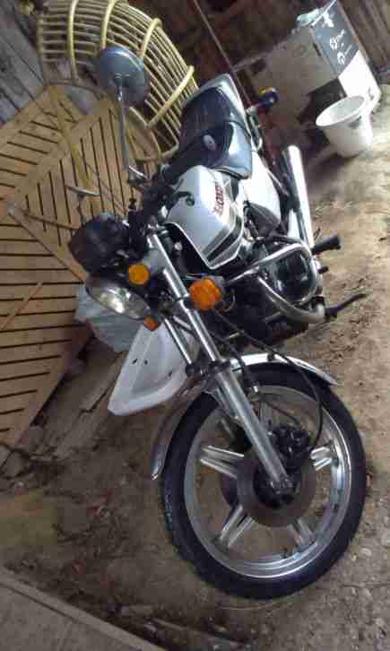 Motorrad CB 400 er Moped Mofa 27PS