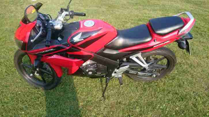 Motorrad Honda CBR 125R Rot 6530 km Baujahr 2007