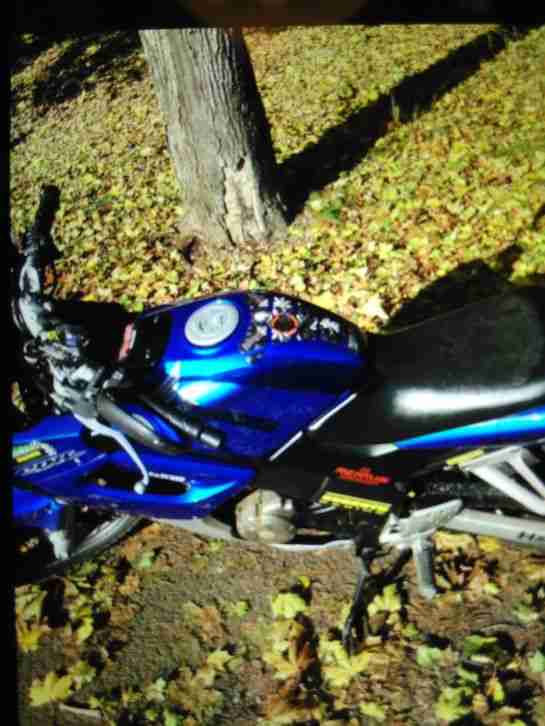 Motorrad Honda CBR 125R (defekt)