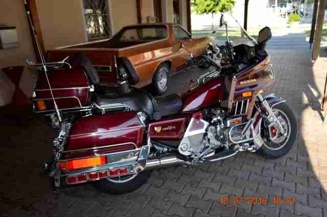 Motorrad Honda Goldwing GL 1200 mit Anhänger