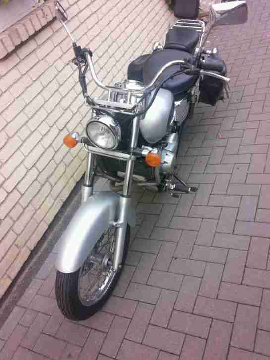 Motorrad Honda Shadow Cruiser - 125 - TÜV neu - viele Neuteile